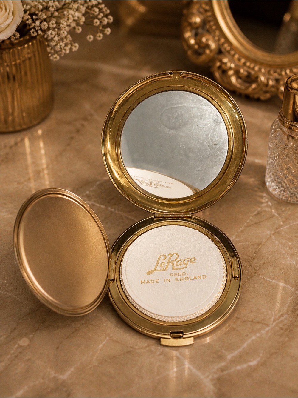Vintage Le Rage powder compact made in England.